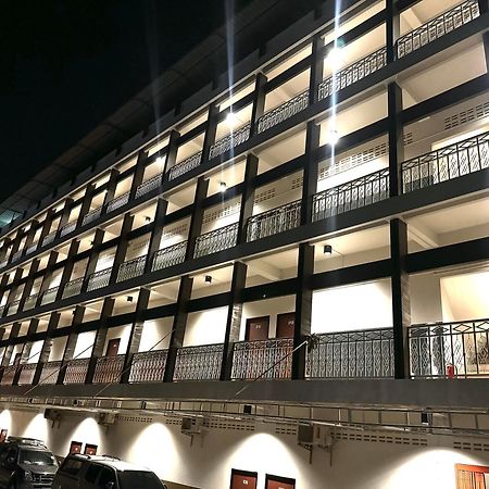 Tokyo Hotel Nakhonratchasima Екстериор снимка