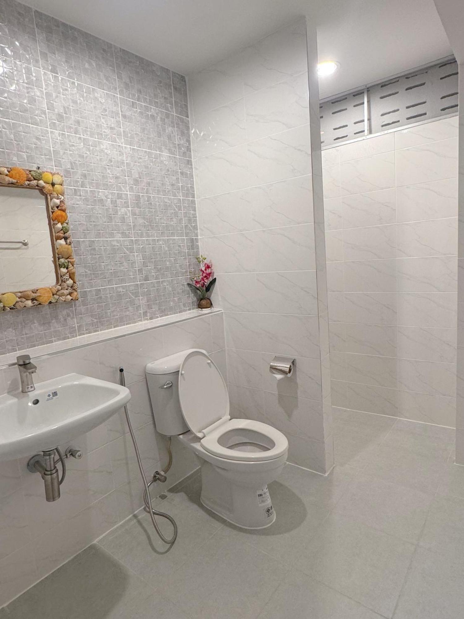 Tokyo Hotel Nakhonratchasima Екстериор снимка